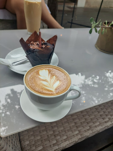 Comentarii opinii despre deMILKo