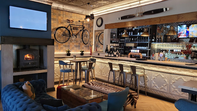 Lizette's Kitchen Bar & Restaurant - Hospitality and gastronomy