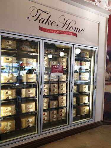 Château Gâteaux Thrupps Centre - Hospitality and gastronomy