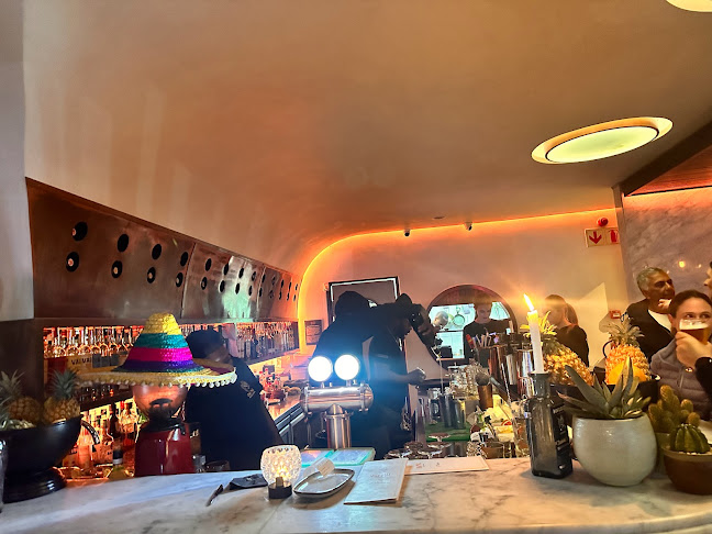 Una Más - Mezcaleria - Hospitality and gastronomy