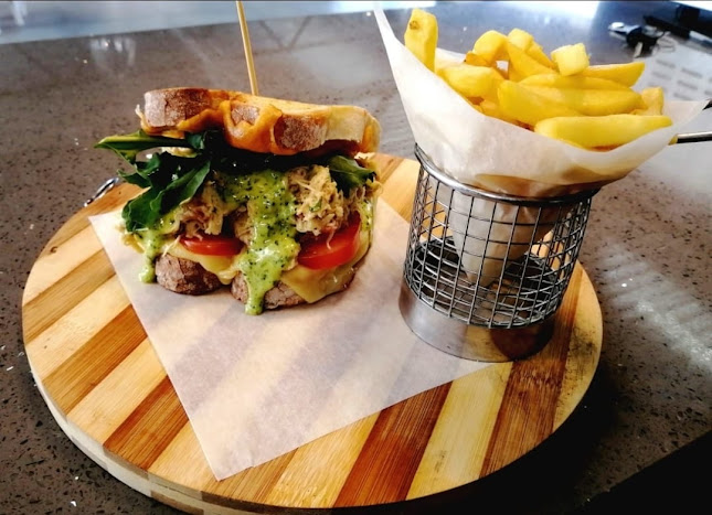 Opinii despre The Corner Lifestyle Café în Mahikeng - Hospitality and gastronomy