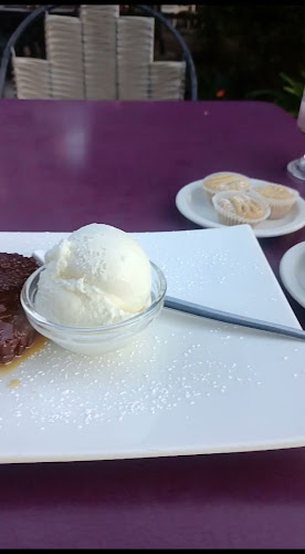 Huckleberry's Restaurant - Hospitality and gastronomy