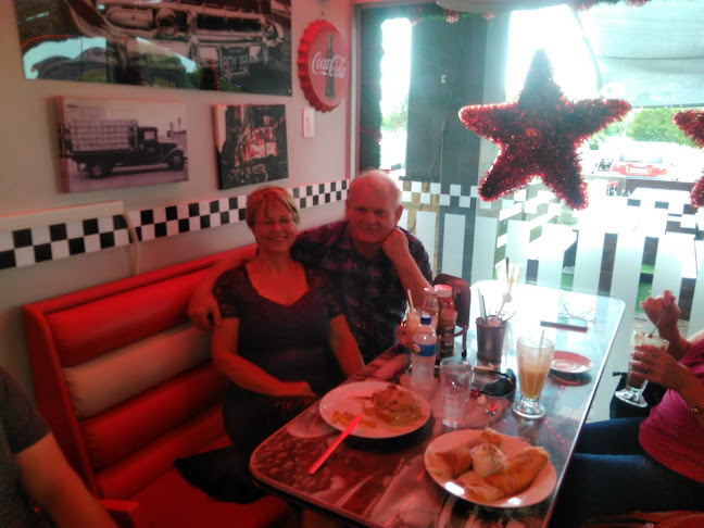 Opinii despre Roxy's Diner & Ice Cream Parlour în Welkom - Hospitality and gastronomy