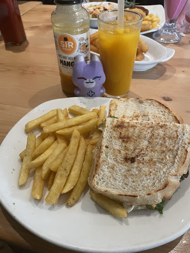 115 Roodebloem Rd, Woodstock, Cape Town, 7925