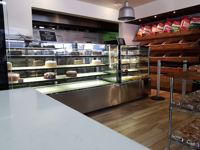 Shop 1, Constantia Centre, 2455 Albertina Sisulu Rd, Florida, Roodepoort, 1709