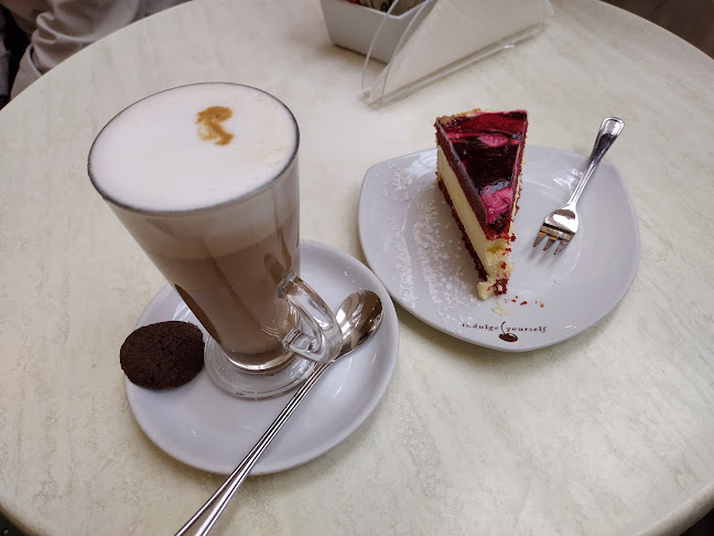 Opinii despre Château Gâteaux Gateway Theatre of Shopping în Durban - Hospitality and gastronomy