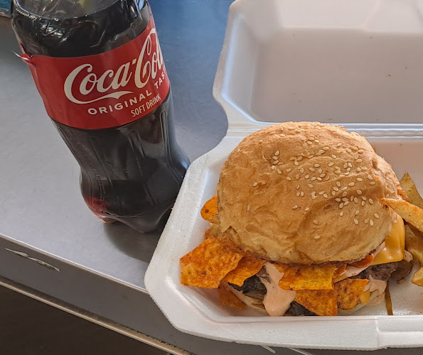 Comentarii opinii despre Burgers N Beyond/The Pie Guy