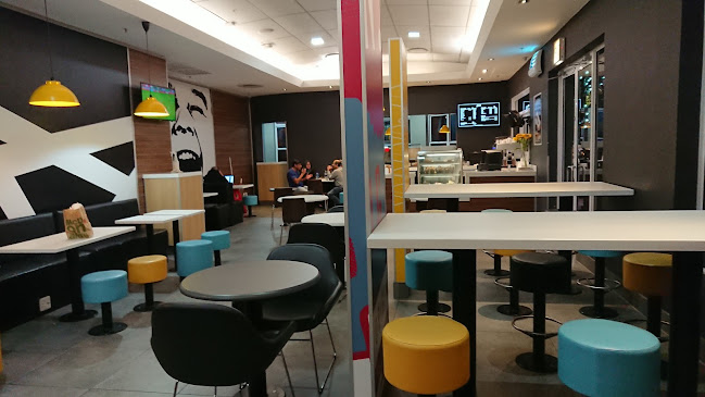 Shop G25, Vineyard Rd, Cavendish St, Claremont, Cape Town, 7708