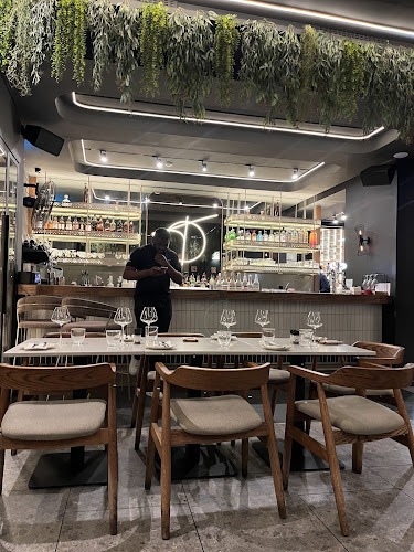 Opinii despre Therapy Restaurant în Cape Town - Hospitality and gastronomy