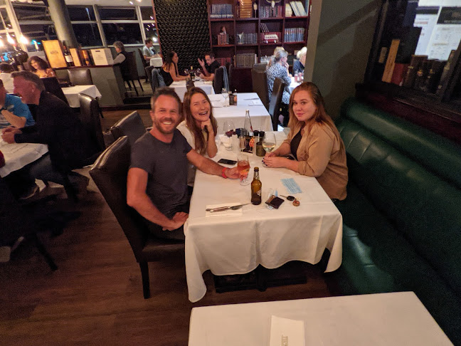 Opinii despre The Hussar Grill Mouille Point în Cape Town - Hospitality and gastronomy