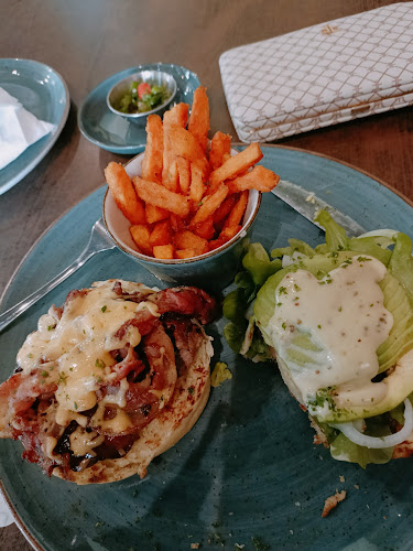 Opinii despre Mayfair Cafe. în Durban - Hospitality and gastronomy