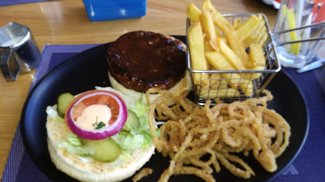 Warwick Place, Pearce Rd, Claremont, Cape Town, 7708