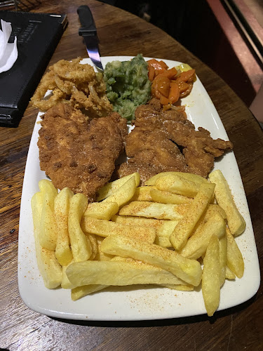 Upper Deck. - Hospitality and gastronomy