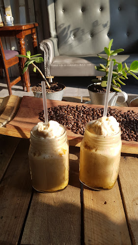 Shop 4A, Medene Centre, 60 2nd Ave, Westdene, Bloemfontein, 9301