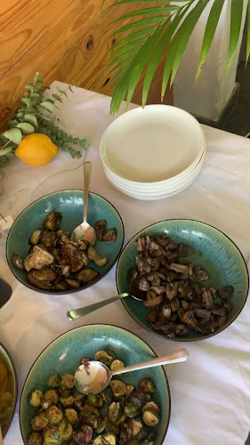 33 on Bond Restaurant