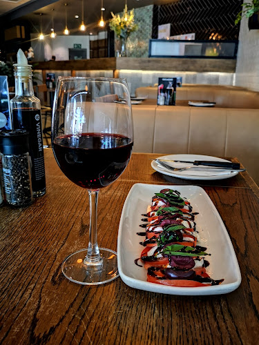 Shop 30, Brooklyn Mall, 303 Bronkhorst St, Nieuw Muckleneuk, Pretoria, 0181