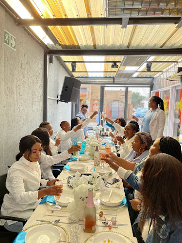 Straata Live FM @Mzi Lifestyle Pub