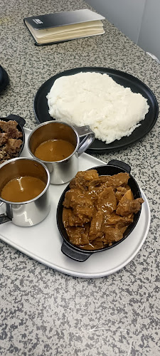 Comentarii opinii despre Haus Of Eats @ & Auto Spa