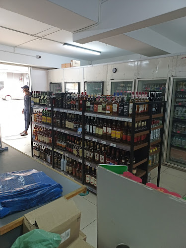 Opinii despre Blue bottles liquor store în Margate - Hospitality and gastronomy