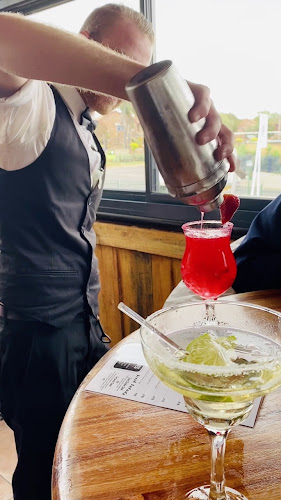 Comentarii opinii despre Jitterbugz Pub & Lounge