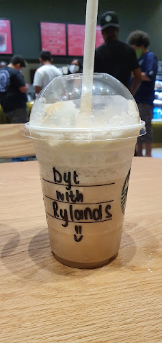 Starbucks Cavendish Square - Cape Town