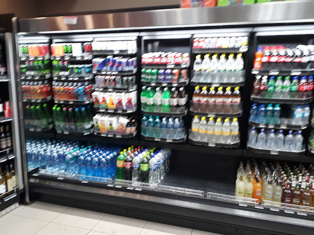 Soutpansberg Rd Queens Corner Shopping Centre, Queenswood, Pretoria, 0186