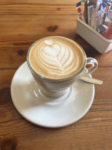 Opinii despre District Cafe în Cape Town - Hospitality and gastronomy