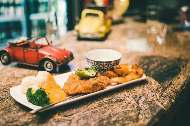 Opinii despre The Black Swan Restaurant & Cape Karoo Eatery în Oudtshoorn - Hospitality and gastronomy