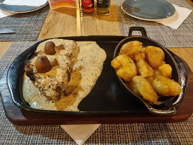 Opinii despre Jackson and Black Grill & Pizzeria | PAARL în Paarl - Hospitality and gastronomy