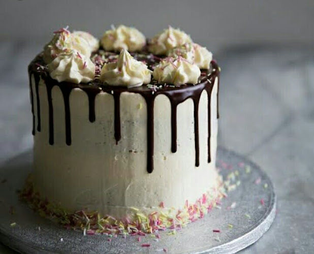 The Elonga's Cafe and Desserts