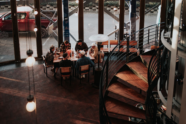 Comentarii opinii despre Hennie's Waterkloof