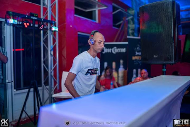 The VIP Lounge Dockside - Hospitality and gastronomy