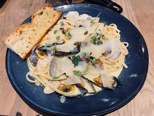 Opinii despre Adega Bedfordview în Germiston - Hospitality and gastronomy