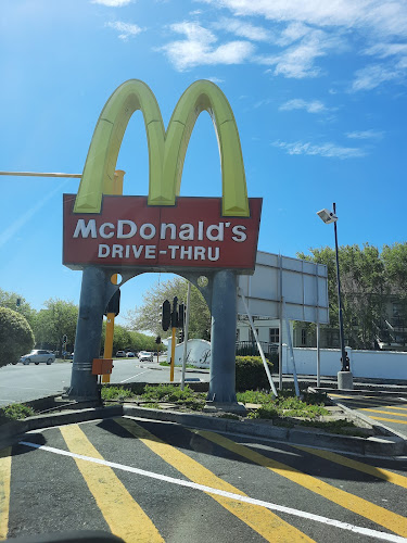 Loch Rd, Kenilworth, Cape Town, 7708