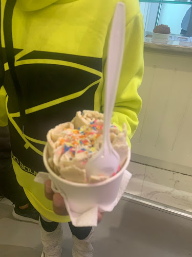 Comentarii opinii despre Swirl Smashed and Rolled Ice Cream