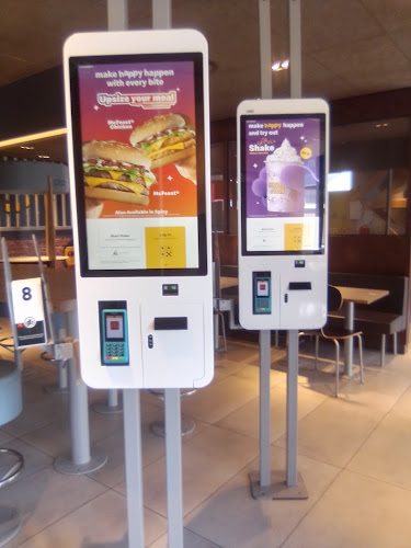 Opinii despre McDonald's Seapoint Drive-Thru în Cape Town - Hospitality and gastronomy