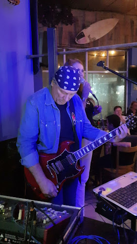 Tsunami Beach Bar - Hospitality and gastronomy