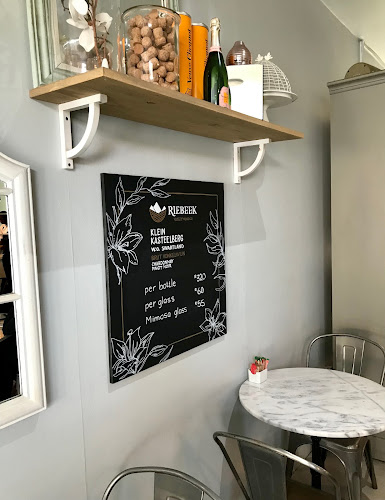 Comentarii opinii despre Arbour Café & Courtyard