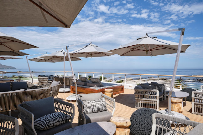 Baptiste Rooftop Pool, Bar & Lounge