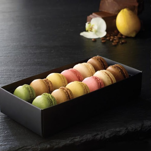 and, The Neighbourhood Square, Shop S15A Corner Club Street, Linksfield Rd, Linksfield, Johannesburg, 2094