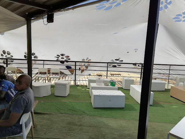 Opinii despre Miami Lounge and Fast Food în Midrand - Hospitality and gastronomy