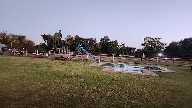 Opinii despre InniDorp Familie Restaurant en Bosvark Bar în Fochville - Hospitality and gastronomy