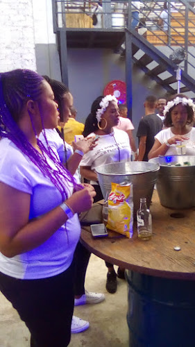 Roadhouse Liquor Store - Hospitality and gastronomy