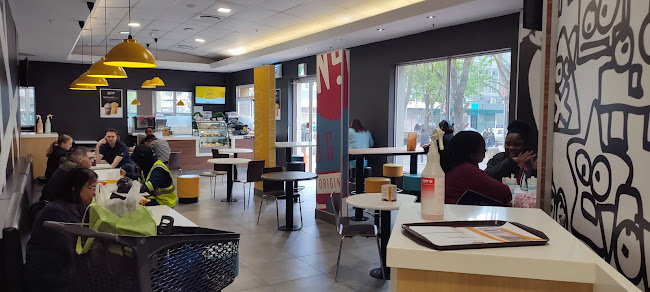 Opinii despre McDonald's Cavendish Square în Cape Town - Hospitality and gastronomy