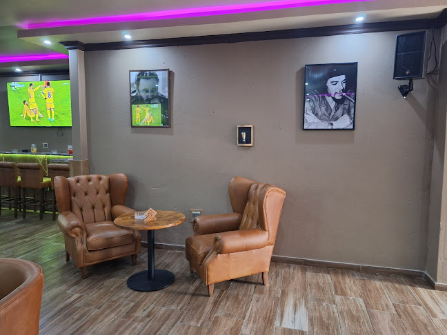 Opinii despre Gulam's Cigar Bar and Lounge în Vryburg - Hospitality and gastronomy