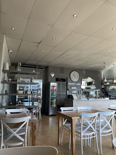 Comentarii opinii despre District Cafe