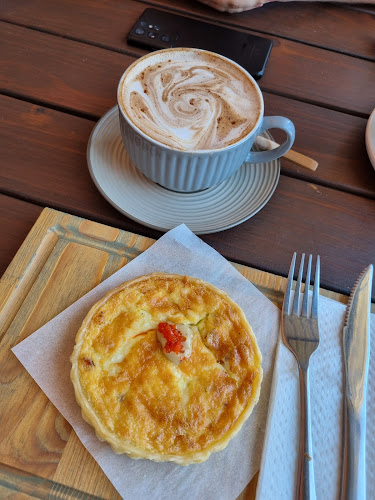 Brüder Coffee Roastery - Hospitality and gastronomy