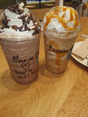 Starbucks Cavendish Square - Hospitality and gastronomy