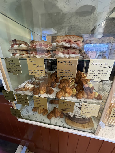 Opinii despre Lello’s Caffè Espresso Bar în Cape Town - Hospitality and gastronomy