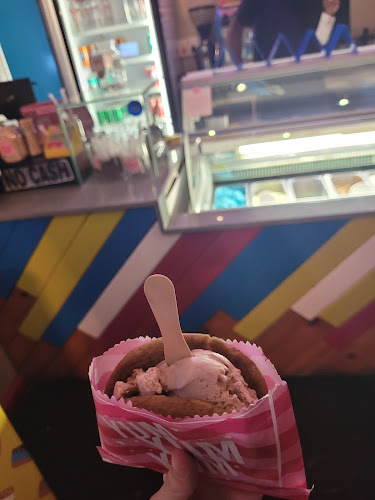 Crumbs And Cream - Sandton